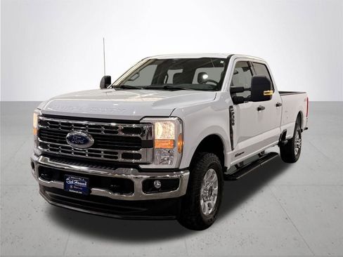 Used 2024 Ford F350 XLT image 2