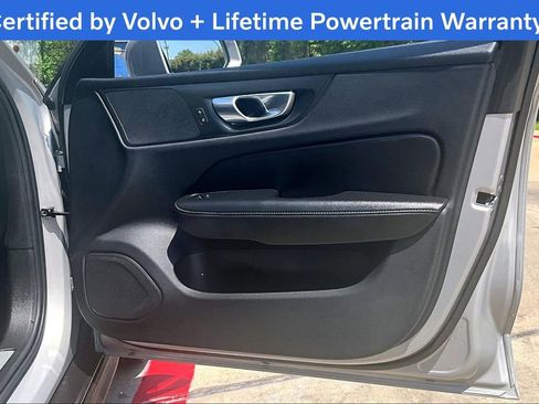 Used 2025 Volvo V60 B5 Cross Country Plus AWD/4WD image 25