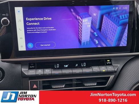 Used 2025 Toyota Camry SE w/ Multimedia Upgrade Package image 19