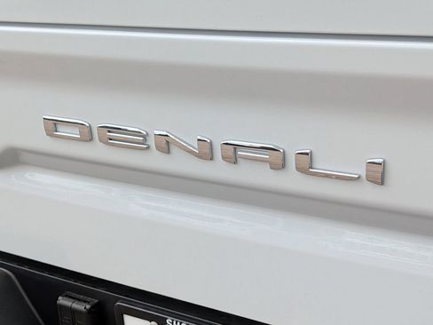 New 2026 GMC Sierra 1500 Denali w/ Denali Reserve Package AWD/4WD image 14