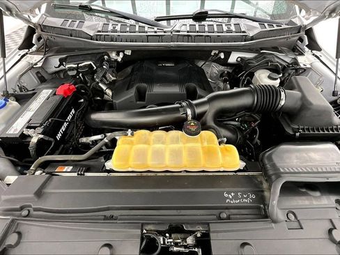 Used 2018 Ford F150 Platinum w/ Equipment Group 701A Luxury image 10