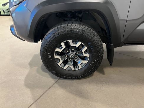Used 2023 Toyota Tacoma TRD Off-Road w/ Advanced Technology Package AWD/4WD image 42