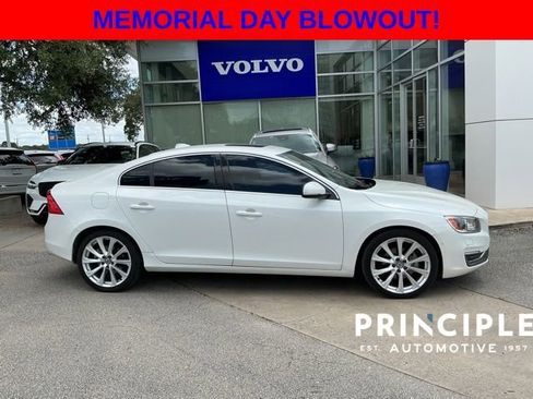 Used 2016 Volvo S60 T5 Inscription Platinum FWD image 3