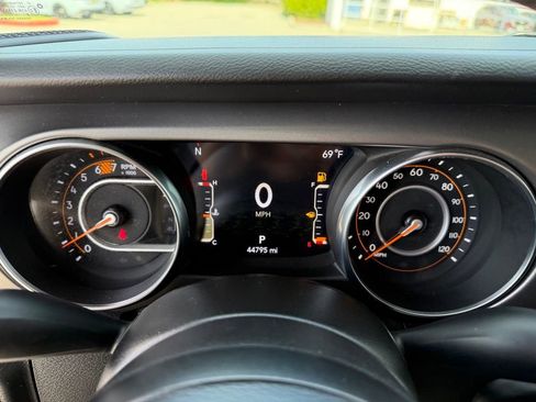 Used 2023 Jeep Wrangler Unlimited Sport AWD/4WD image 26