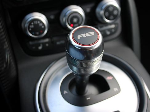 Used 2010 Audi R8 V10 image 29