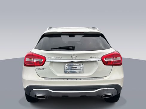 Used 2018 Mercedes-Benz GLA 250 4MATIC image 4