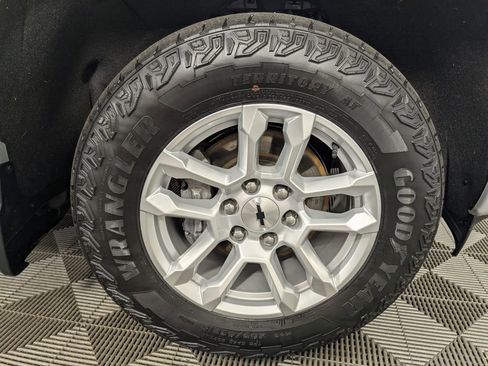 Used 2022 Chevrolet Silverado 1500 RST w/ LPO, Dark Essentials Package AWD/4WD image 9