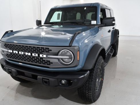 New 2025 Ford Bronco Badlands image 2