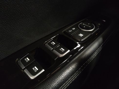 Used 2020 Kia Sorento LX image 27