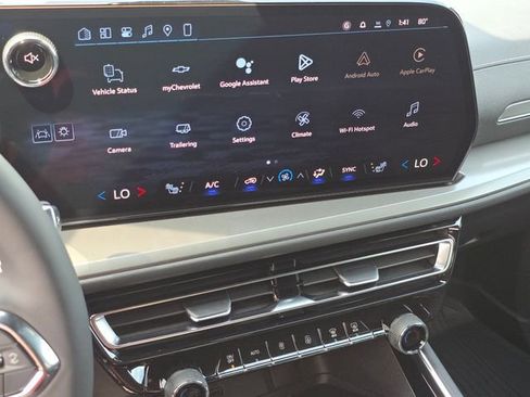 New 2026 Chevrolet Traverse LT w/ Driver Confidence Package AWD/4WD image 9