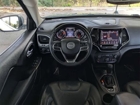 Used 2019 Jeep Cherokee Limited image 20