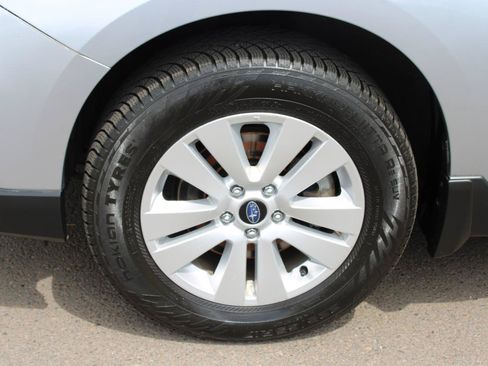 Used 2018 Subaru Outback 2.5i Premium AWD/4WD image 16
