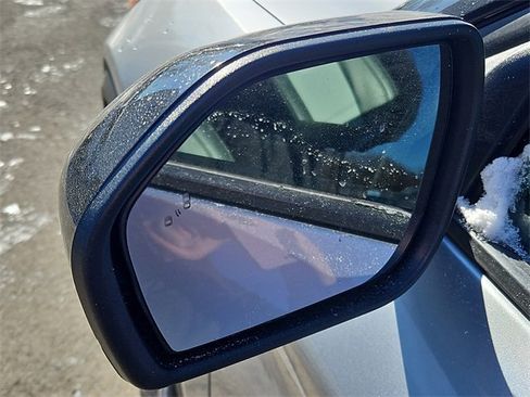 Used 2022 Ford Explorer XLT w/ Equipment Group 202A image 26