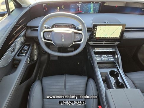 New 2026 Lincoln Nautilus Reserve image 8