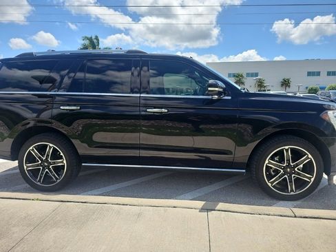 Used 2021 Ford Expedition Limited AWD/4WD image 4