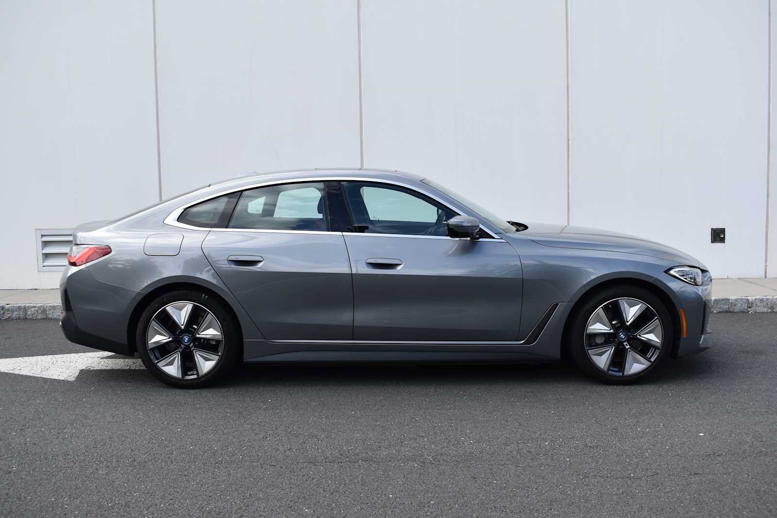Used 2024 BMW i4 eDrive35 w/ Premium Package RWD image 4