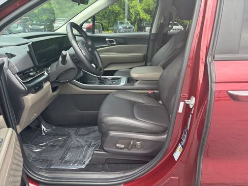 Used 2026 Kia Carnival FWD image 24
