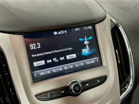 Used 2017 Chevrolet Cruze LS FWD image 14