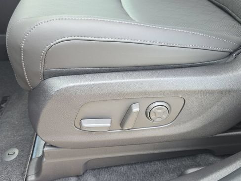 New 2027 Kia Carnival FWD image 21
