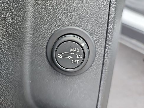 Used 2022 Chevrolet Equinox RS image 11