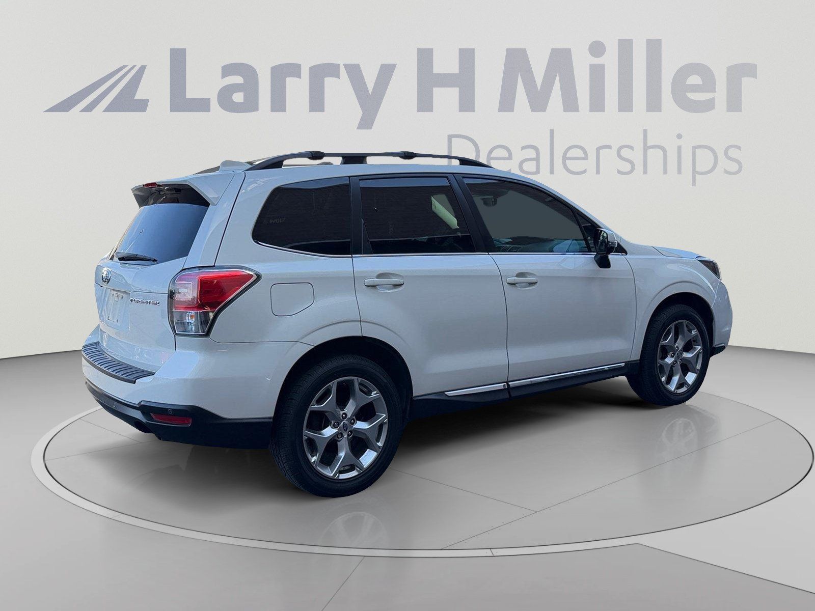Used 2018 Subaru Forester 2.5i Touring AWD/4WD image 5