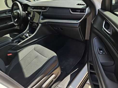 New 2026 Jeep Grand Cherokee Laredo RWD image 7