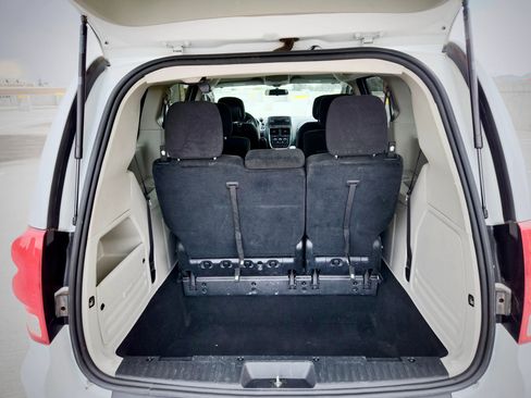 Used 2015 Dodge Grand Caravan SE w/ Quick Order Package 29E SE image 19