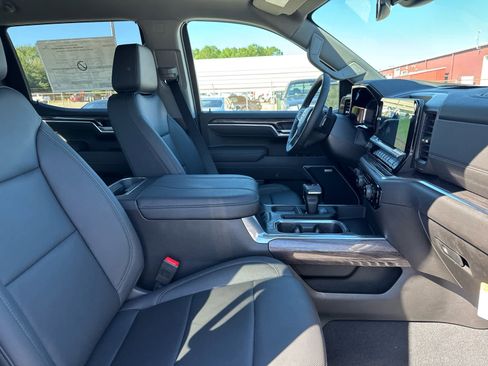 New 2025 Chevrolet Silverado 1500 LTZ image 17