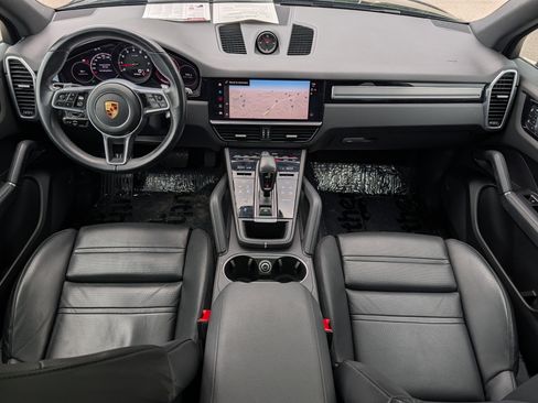 Used 2022 Porsche Cayenne AWD/4WD image 10