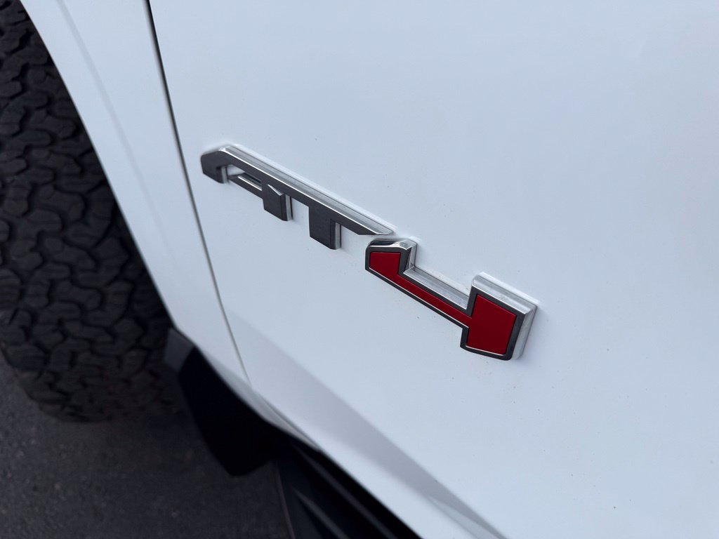 Used 2021 GMC Yukon AT4 w/ Rear Media and Nav Package AWD/4WD image 8