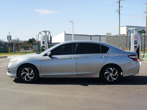 Used 2016 Honda Accord LX image 8