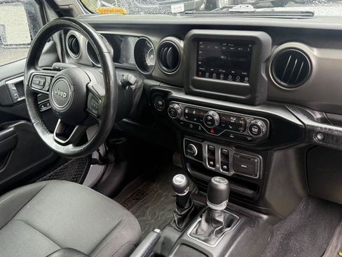 Used 2022 Jeep Wrangler Sport AWD/4WD image 13