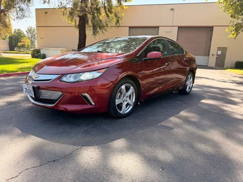 Used 2017 Chevrolet Volt LT w/ Comfort Package FWD image 1