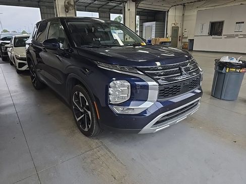 Used 2024 Mitsubishi Outlander SE AWD/4WD image 1