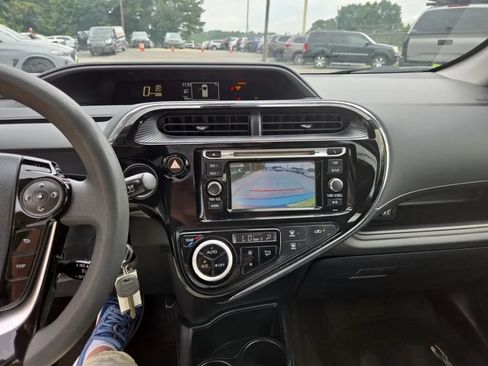 Used 2018 Toyota Prius C Two w/ Carpet Mat Package FWD image 16