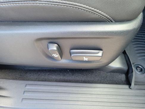 Used 2023 Toyota 4Runner SR5 Premium w/ Moonroof Package RWD image 9