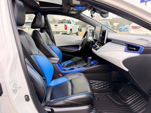 Used 2020 Toyota Corolla SE w/ SE Premium Package image 34