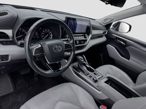 Used 2021 Toyota Highlander Platinum AWD/4WD image 7