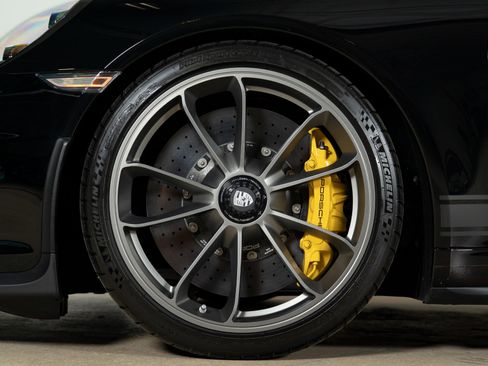 Used 2016 Porsche 911 R image 37