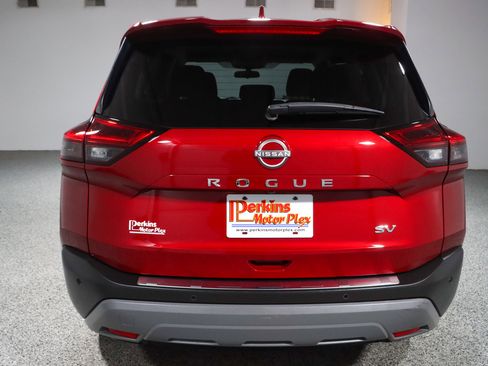 Used 2023 Nissan Rogue SV FWD image 8