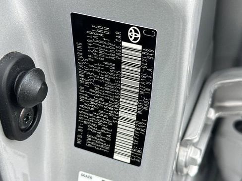 Used 2025 Toyota Corolla LE image 26