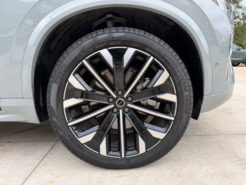 Used 2026 Volvo XC90 B6 Plus w/ Protection Package Premier image 7