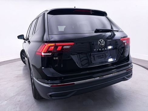 Used 2023 Volkswagen Tiguan SE AWD/4WD image 8