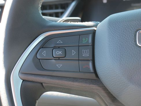 New 2025 Jeep Grand Cherokee L Limited image 9