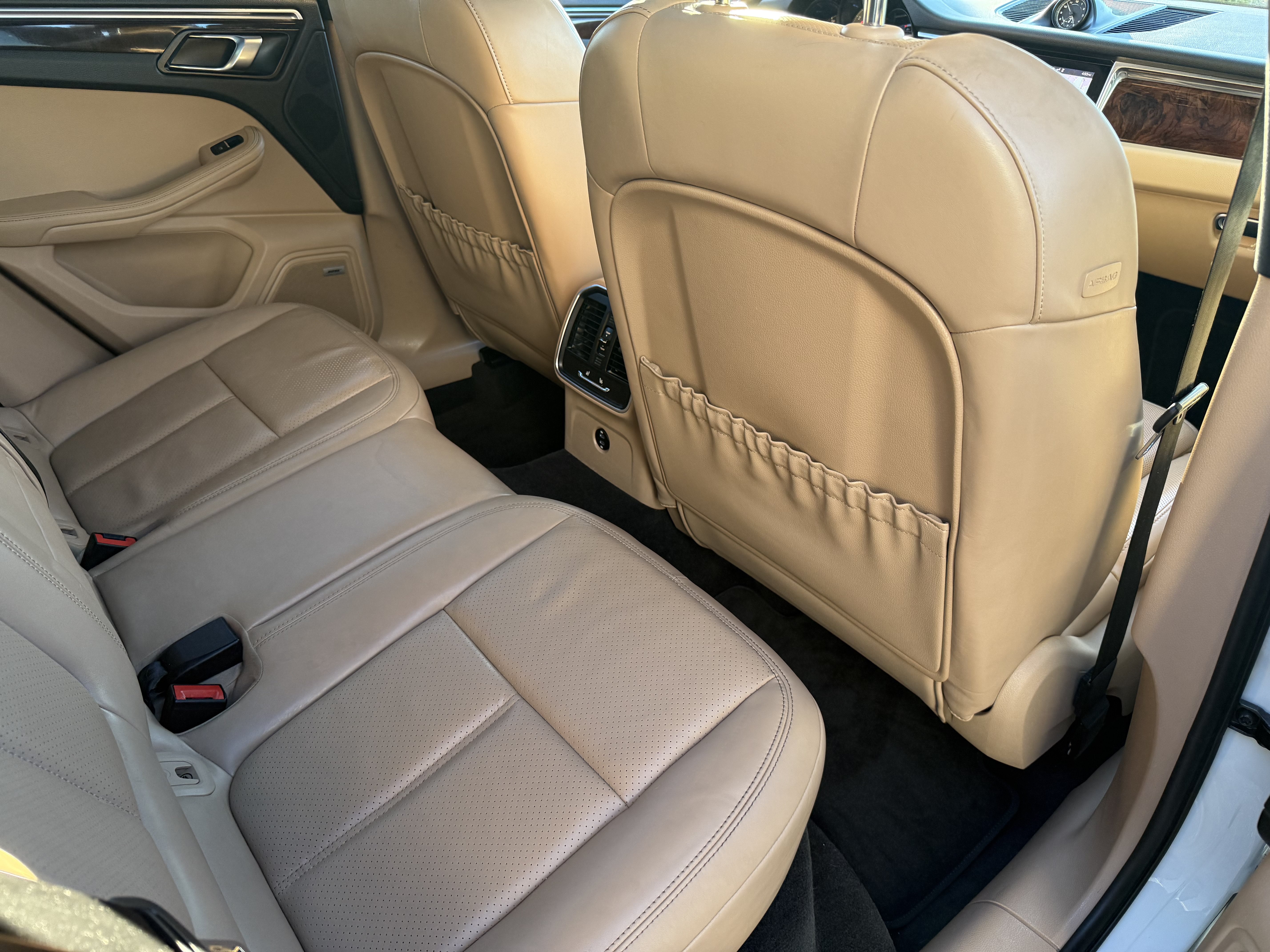 Certified 2023 Porsche Macan S AWD/4WD image 21