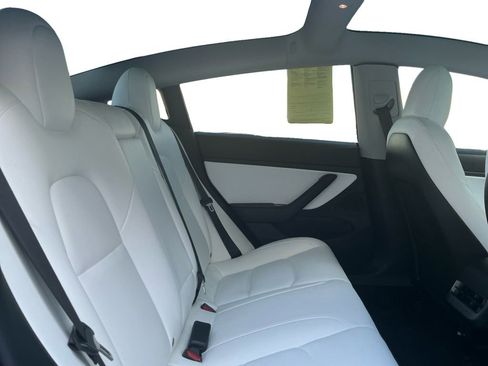 Used 2020 Tesla Model 3 Long Range image 19