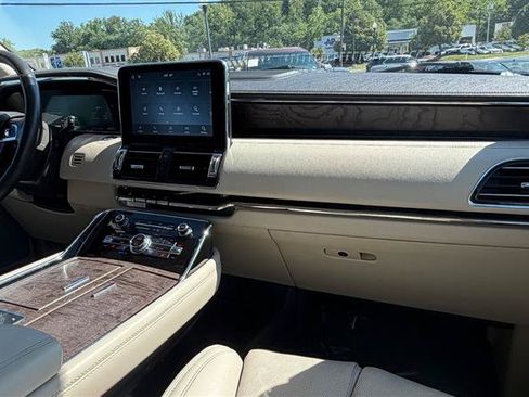 Used 2021 Lincoln Navigator Reserve w/ Luxury Package AWD/4WD image 37