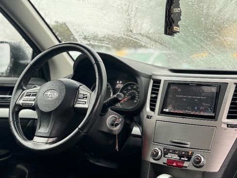 Used 2013 Subaru Legacy 2.5i Premium image 3