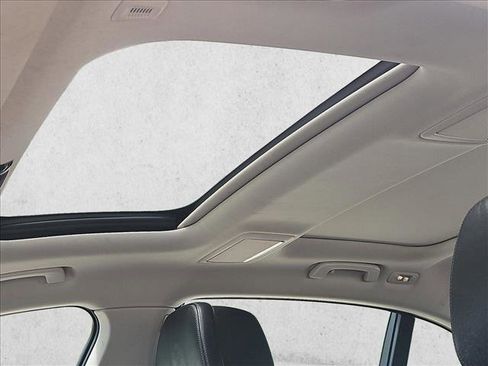 Used 2022 BMW 740i w/ Premium Package image 14