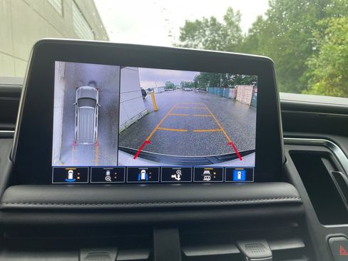 Used 2021 Chevrolet Tahoe Z71 w/ Z71 Signature Package image 20